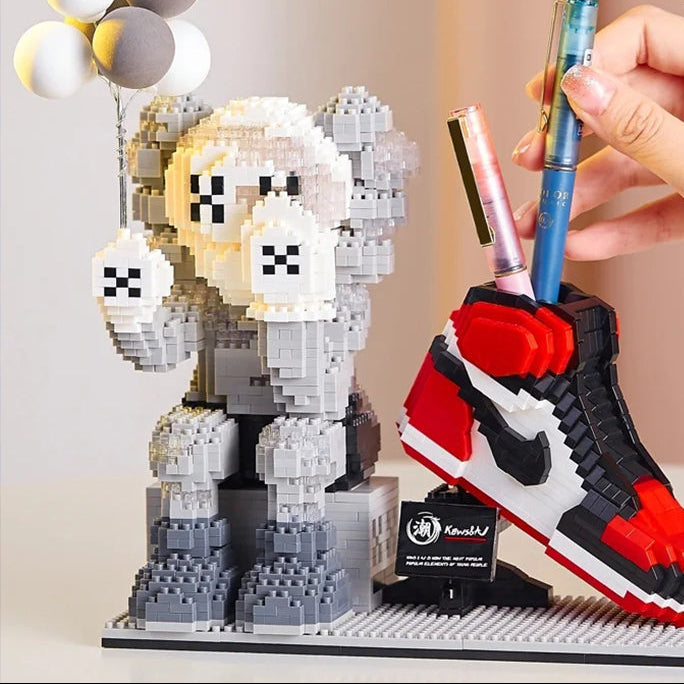 KAWS ペン立て：Nanoblock ナノブロック「220mm」 0911-11